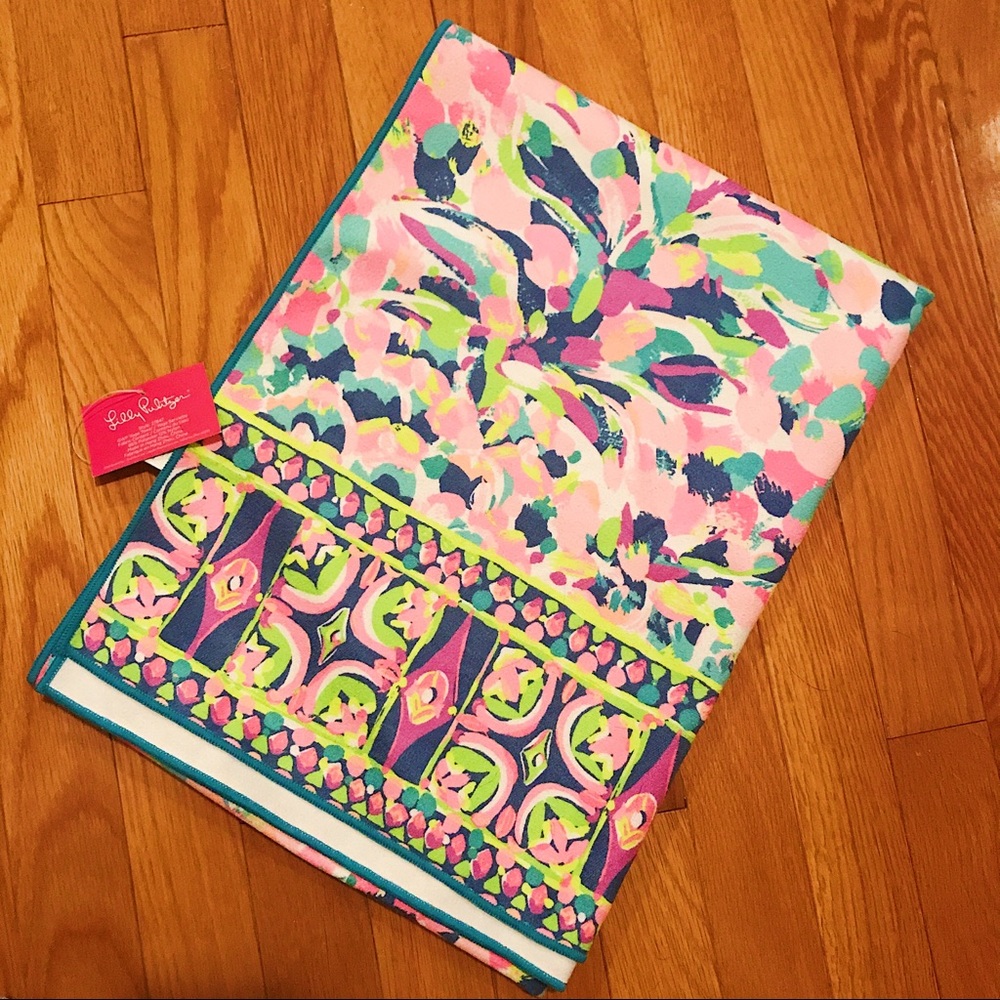 Lilly Pulitzer Yoga Towel NWT 💕✨